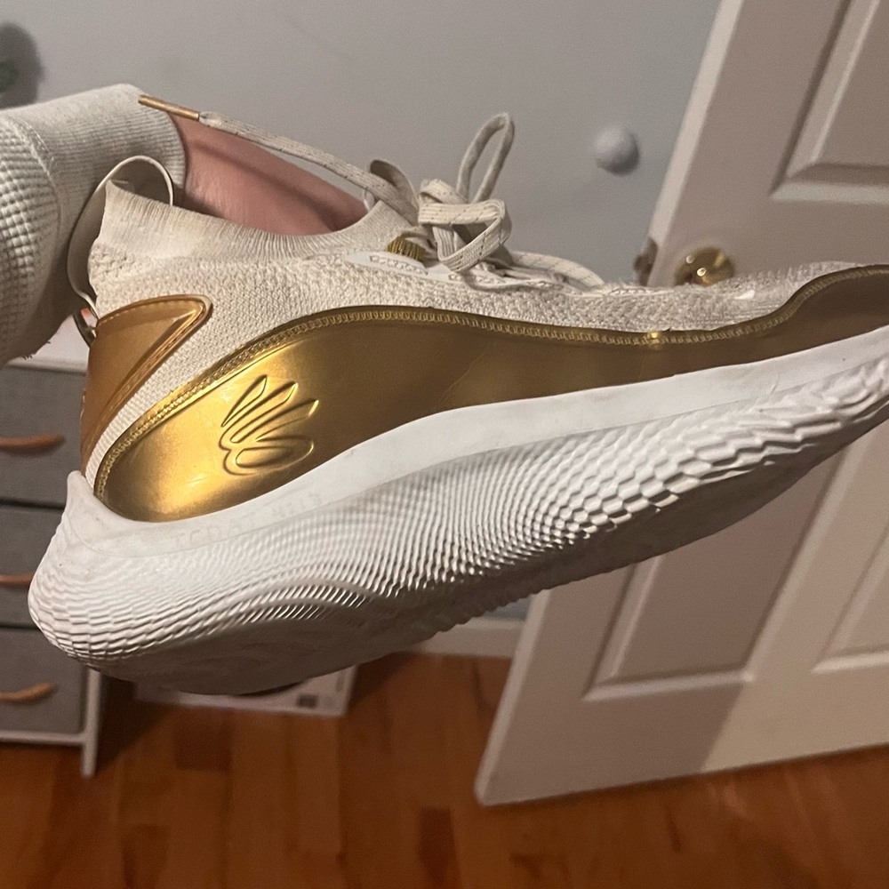 Curry’s 8 flow